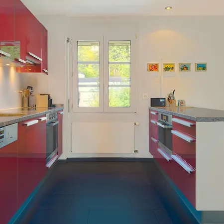 One-bedroom With Extra Mattress In Living *