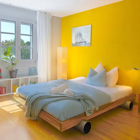 With Bed In Living Berno